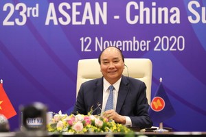 政府總理阮春福主持第二十三次東盟——中國峰會。（圖源：越通社）　
