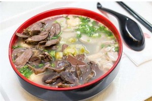 鴨血粉絲湯。（示意圖源：互聯網）