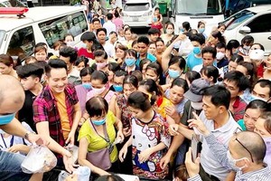 男歌手阮飛雄屢次和他的粉絲俱樂部行善已有助他贏得更多觀眾的喜愛。