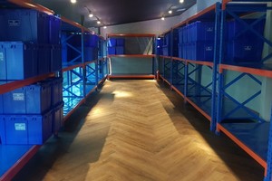 共享倉庫一隅。