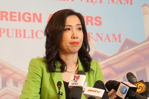 外交部發言人黎氏秋姮在新聞發佈會上回答記者提問。（圖源：武英）