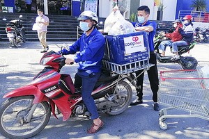 各家超市已提供送貨服務。