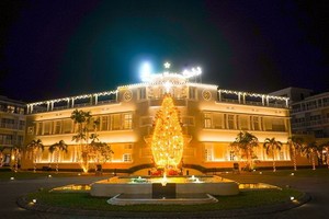 度假區與酒店聖誕氣氛濃。