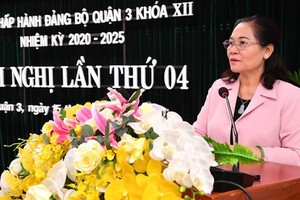 市委副書記、市人民議會主席阮氏麗在會上發表講話。（圖源：越勇）