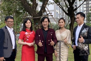 斯次MV由畢寶藤、孟紅兒、許國洲 、蔡達鳴、李嘉敏演唱。