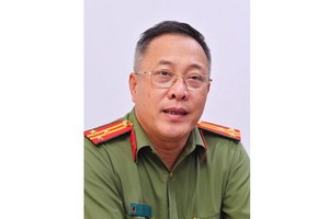 市公安廳 出入境管理科副科長武戰勝上校。