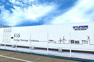 與現代汽車集團蔚山工廠內部太陽能發電站連接使用的2MWh級廢電動汽車電池能源存儲裝置。 （圖源：韓聯社）