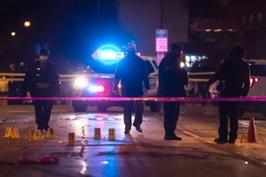 芝加哥與伊凡斯頓警方封鎖案發現場。（圖源：AP）