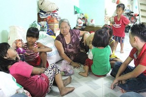 除收入標準外，貧困戶須滿足6個測量基本社會服務短缺程度的指數中3個。