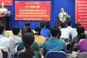 第五郡郡委書記阮文孝在儀式上致詞。（圖源：梅花）