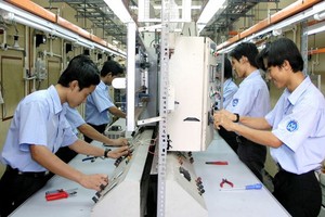 到我國投資的各家大技術集團時人力資源需求大。