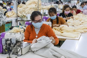 紡織品成衣企業與勞工共渡過困難時期。