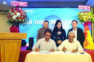 第十一郡商會與合作單位簽署網站建立備忘錄。