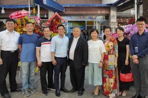 信海水產責任有限公司在本市開設分銷店