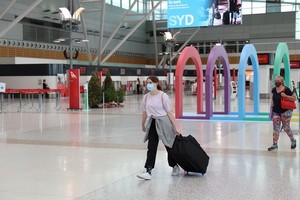 抵達澳洲悉尼機場的遊客寥寥無幾。（圖源：路透社）