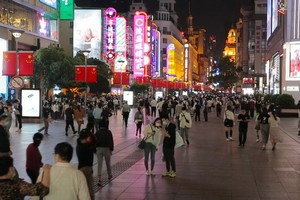 圖為中國上海南京路步行街一瞥。（圖源：互聯網）