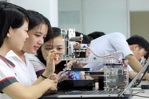 本市加快高新技術研究發展。