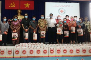 越南廣東企業新春送暖