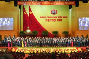 第十三屆黨中央執委會全體成員合照。（圖源：越通社）