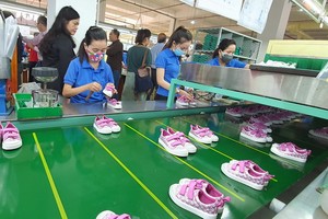 平仙公司生產鞋品供應國內外市場。