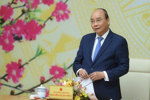 政府總理阮春福主持會議並發表講話。（圖源：光孝）