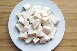 年紀輕輕就“腰酸背痛”  常吃３種食物讓你挺直腰桿