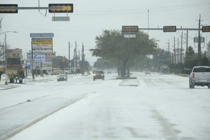 遭遇罕見冬季風暴的美國南部得克薩斯州21日水電供應逐步恢復正常。（圖源：互聯網）