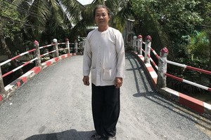 阮文碑在由他募捐經費和出力興建的一座橋。