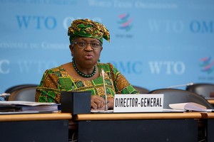 3月1日，在瑞士日內瓦，恩戈齊·奧孔喬－伊韋阿拉出席世界貿易組織總理事會會議。（圖源：新華社）