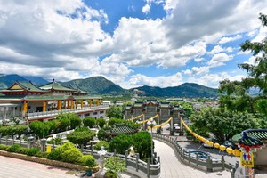 寶湖宮地母廟，壯麗的青瓦建築。