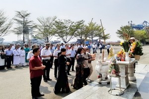 緬懷葛麻島 64 名英雄烈士