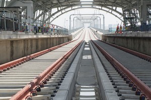 地鐵１號線的高架路段。（圖源：德富）