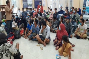 被查獲的 61 名非法入境者。（圖源：靈丹）