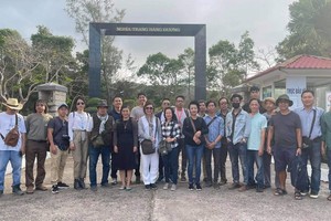 畫家創作營成員啟程前合照。