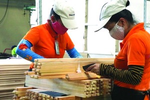 出口木製品供不應求