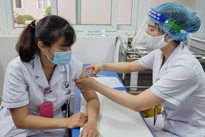 不少醫護人員已獲接種新冠疫苗。（圖源：秋莊）