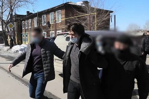 俄羅斯聯邦安全局在巴爾瑙爾市逮捕一名男子，該男子計劃炸毀當地清真寺。（圖源：TASS） 