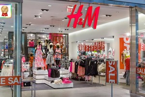 圖為設在本市的一家H&M時裝專賣店。（圖源：互聯網）