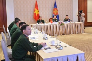 越南國防代表團以視頻方式出席2021年東盟國防高官工作組擴大會議。