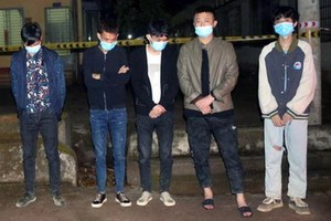 非法入境被查獲的5名外籍人員。（圖源：CTV）