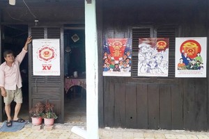 設在芹耶縣安泰東鄉安和村第二十三組潘文清住房的投票站。