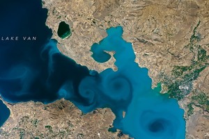 土耳其凡湖藍漩渦令人沉醉