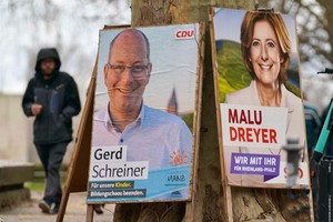 德國萊法州首府美國茨街頭的各政黨競選廣告。（圖源：互聯網）