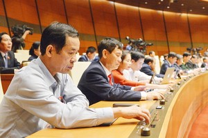 國會代表按鈕表決通過《防打毒品法》（修訂）。