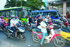 為了有效地開展巴士車身廣告提案，各家企業與合作社建議擅自搜尋廣告單位。