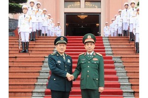 中國國防部長魏鳳和正式訪問越南