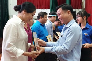 第五郡演小品比賽為選舉作宣傳