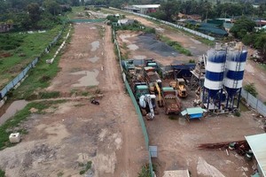 環市2路項目至今仍未銜接各條路段（圖為守德市環市2路第三階段施工場地）。