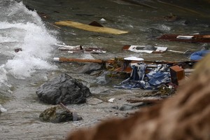 移民船已成為碎片。（圖源：AP）