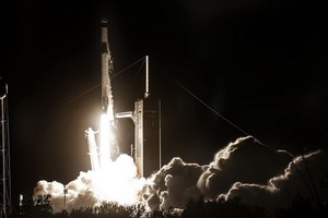 圖為獵鷹9號火箭4月23日發射成功。（圖源：SpaceX）